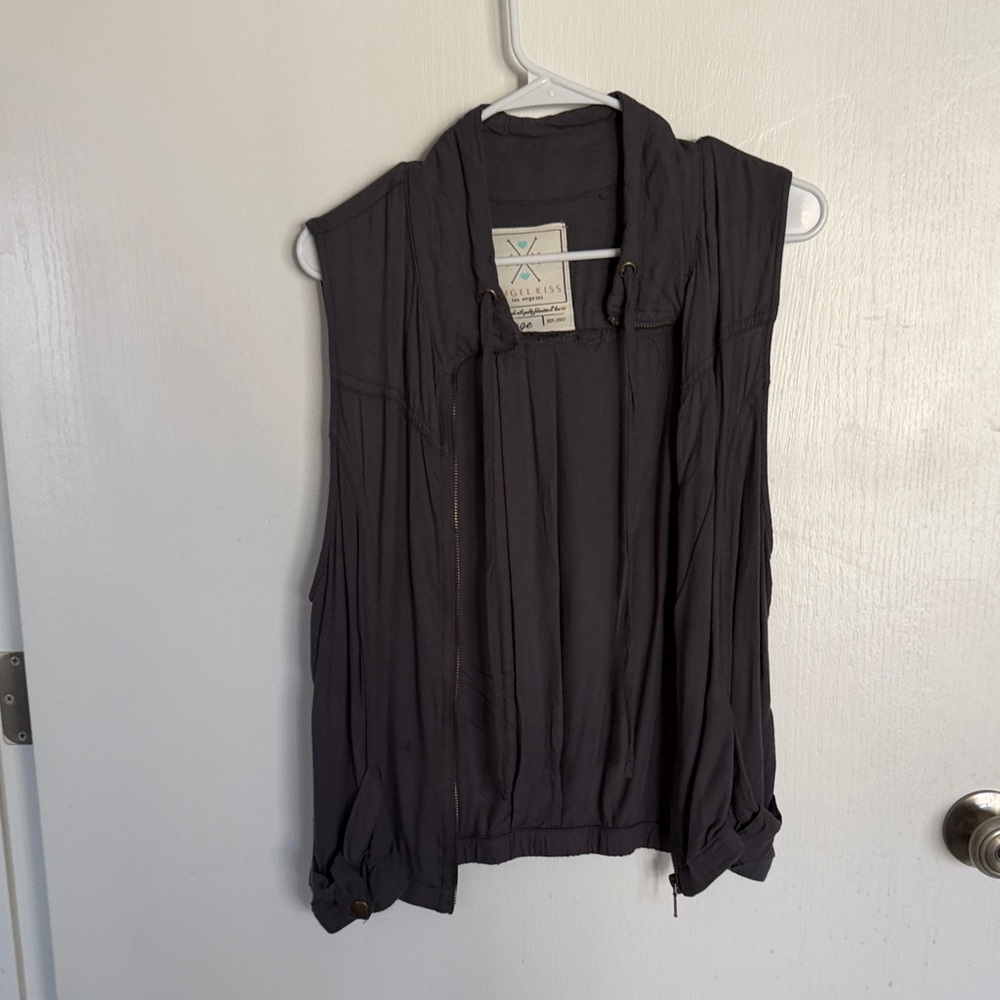 Velvet by Graham & Spencer Charcoal Sleeveless Hooded Jacket